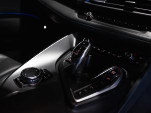 BMW i8 eDrive coupe Protonic Frozen Yellow Edition - Image 17