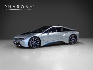 BMW i8 eDrive coupe Protonic Frozen Yellow Edition - Image 1