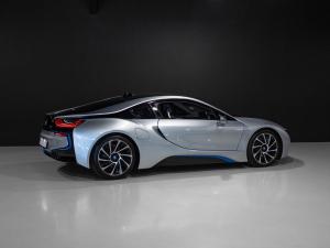 BMW i8 eDrive coupe Protonic Frozen Yellow Edition - Image 22