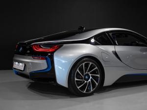 BMW i8 eDrive coupe Protonic Frozen Yellow Edition - Image 5