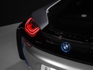 BMW i8 eDrive coupe Protonic Frozen Yellow Edition - Image 8