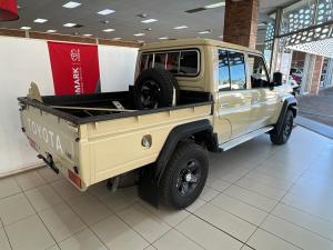 Toyota Land Cruiser 79 2.8GD-6 double cab - Image 2
