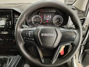 Isuzu D-Max 1.9TD double cab L 4x4 manual - Image 8