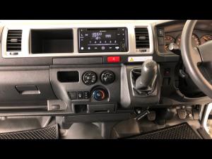 Toyota Hiace 2.5D-4D bus 14-seater GL - Image 13