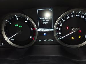 Toyota Land Cruiser 200 V8 4.5D VX-R automatic - Image 9