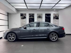 Audi A4 40TFSI S line - Image 3