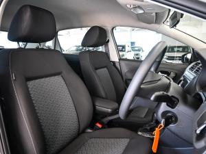Volkswagen Polo Vivo hatch 1.6 Life - Image 13