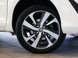 Toyota Yaris 1.5 Xs - Image 2
