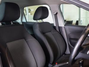 Volkswagen Polo Vivo hatch 1.6 Highline - Image 12
