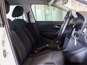 Volkswagen Polo Vivo hatch 1.6 Highline - Image 13