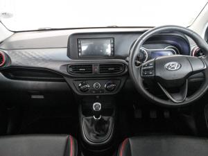 Hyundai Grand i10 1.0 Executive hatch - Image 12
