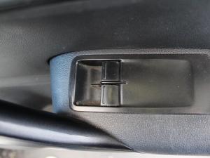 Volkswagen Polo Vivo hatch 1.4 Comfortline - Image 13