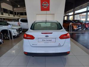Ford Focus sedan 1.0T Ambiente - Image 5