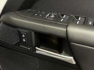 Land Rover Defender 110 D350 X-Dynamic HSE - Image 16