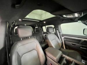 Land Rover Defender 110 D350 X-Dynamic HSE - Image 17