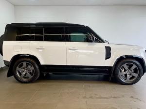 Land Rover Defender 110 D350 X-Dynamic HSE - Image 5