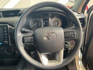 Toyota Hilux 2.4GD-6 Xtra cab Raider manual - Image 8