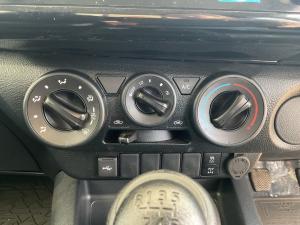 Toyota Hilux 2.4GD-6 Xtra cab Raider manual - Image 16