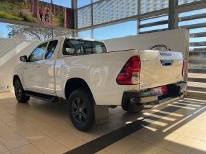 Toyota Hilux 2.4GD-6 Xtra cab Raider manual - Image 23