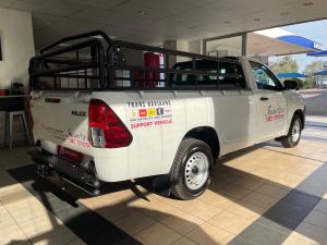 Toyota Hilux 2.0 single cab S (aircon) - Image 2