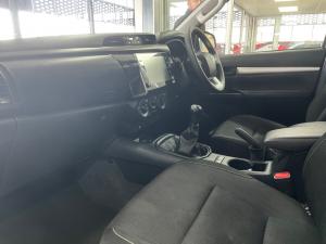 Toyota Hilux 2.4GD-6 double cab Raider manual - Image 7