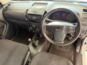 Isuzu D-Max Gen 6 250c single cab Fleetside - Image 6