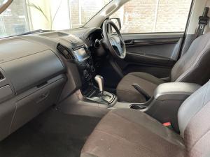 Isuzu D-Max 250 double cab Hi-Ride auto - Image 7