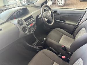 Toyota Etios hatch 1.5 Sprint - Image 7