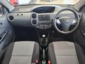Toyota Etios hatch 1.5 Sprint - Image 6