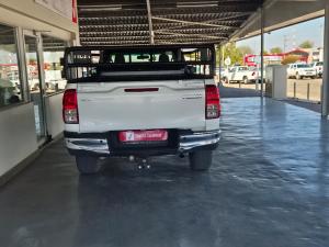 Toyota Hilux 2.4GD-6 single cab 4x4 Raider manual - Image 5