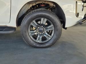 Toyota Hilux 2.4GD-6 single cab 4x4 Raider manual - Image 10