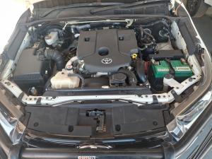 Toyota Hilux 2.4GD-6 single cab 4x4 Raider manual - Image 11
