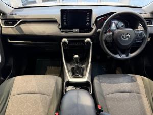 Toyota RAV4 2.0 GX - Image 6