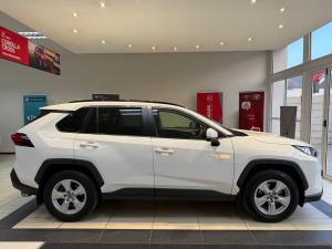 Toyota RAV4 2.0 GX - Image 3