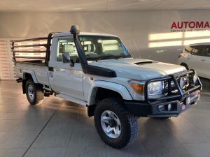 Toyota Land Cruiser 79 4.5D-4D V8 single cab LX - Image 1