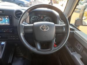Toyota Land Cruiser 79 2.8GD-6 double cab - Image 8