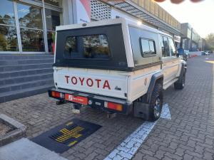 Toyota Land Cruiser 79 2.8GD-6 double cab - Image 2
