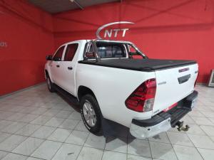 Toyota Hilux 2.4 GD-6 SRX 4X4 automaticD/C - Image 9