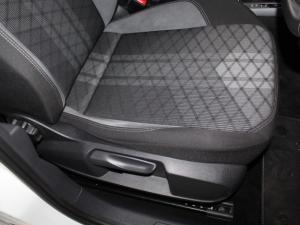 Volkswagen Taigo 1.0 TSI R-LINE DSG - Image 17