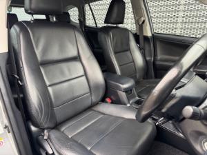Toyota RAV4 2.0 GX automatic - Image 11