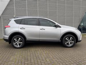 Toyota RAV4 2.0 GX automatic - Image 20