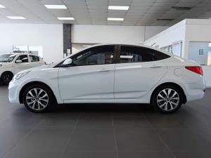 Hyundai Accent sedan 1.6 Fluid auto - Image 4