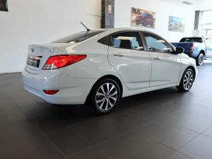 Hyundai Accent sedan 1.6 Fluid auto - Image 7