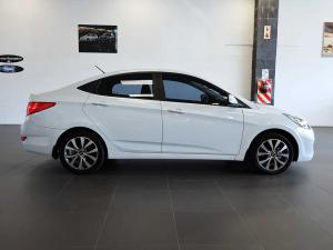 Hyundai Accent sedan 1.6 Fluid auto - Image 8