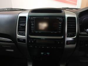 Toyota Land Cruiser Prado 4.0 VX - Image 10