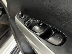 Nissan Navara 2.3D double cab 4x4 LE - Image 10