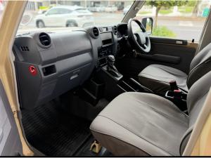 Toyota Land Cruiser 79 2.8GD-6 single cab auto - Image 7