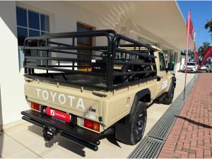 Toyota Land Cruiser 79 2.8GD-6 single cab auto - Image 2