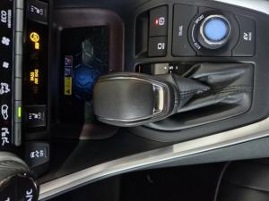 Toyota RAV4 2.5 VX Hybrid CVT E-FOUR - Image 13