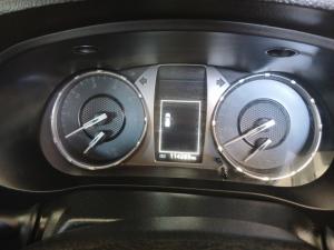 Toyota Hilux 2.4 GD-6 Raider 4X4 automaticD/C - Image 11